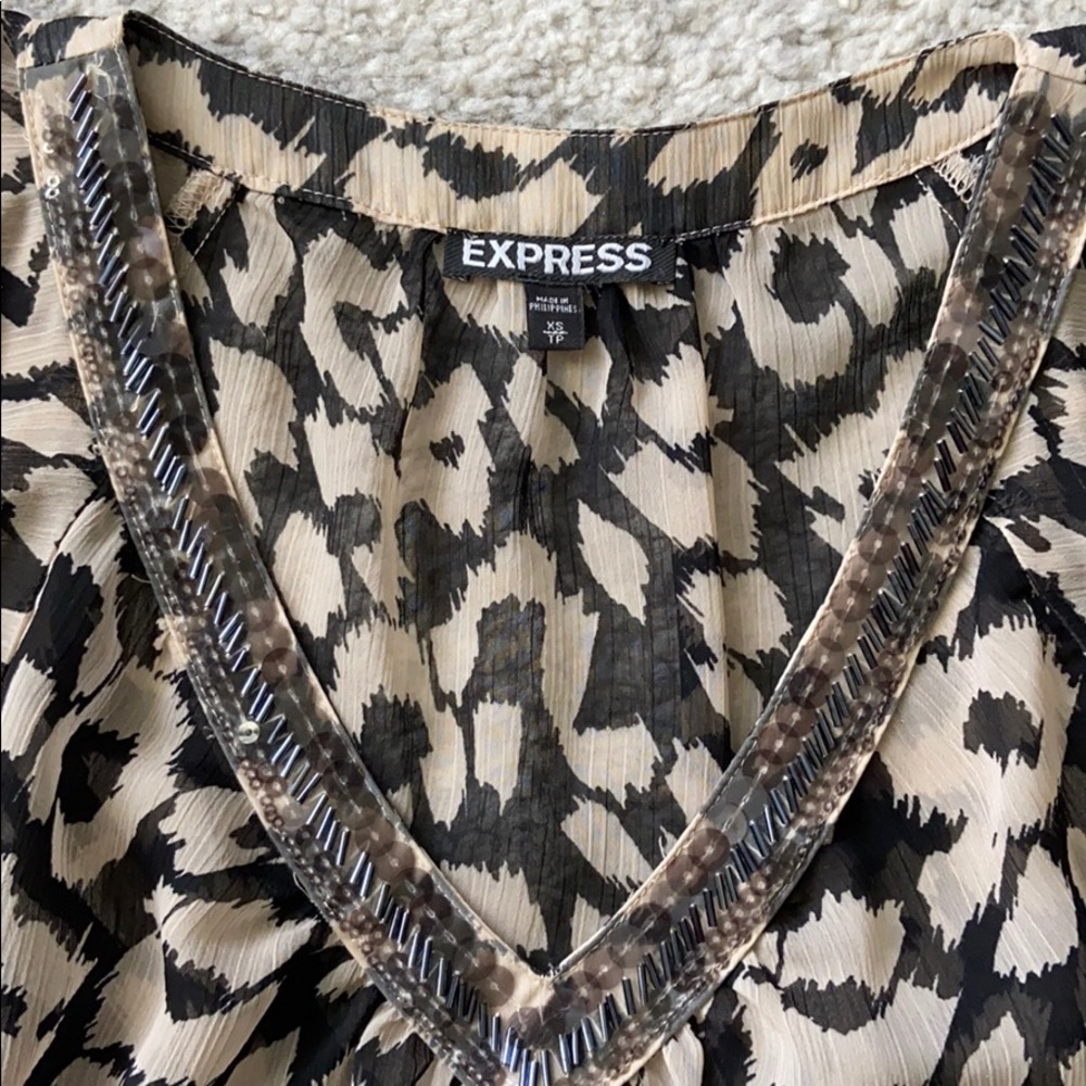 Express Top • bundle & save!!🛍 - Picture 2 of 5